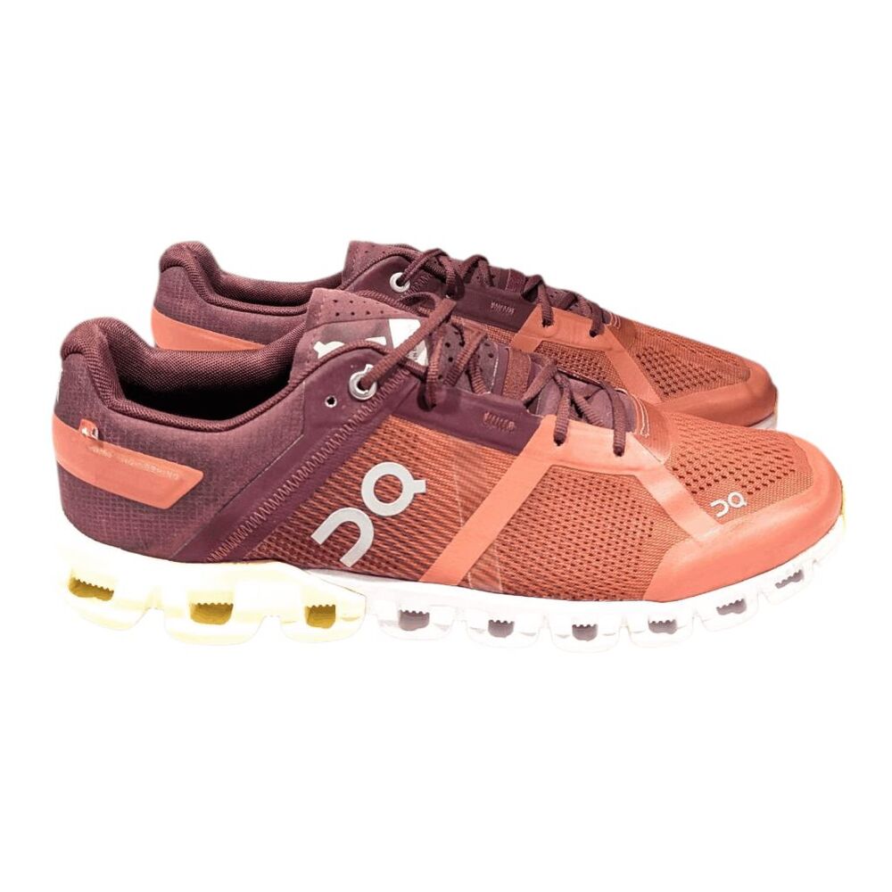 On Running Cloudflow Running Shoes Size 9 - image 2